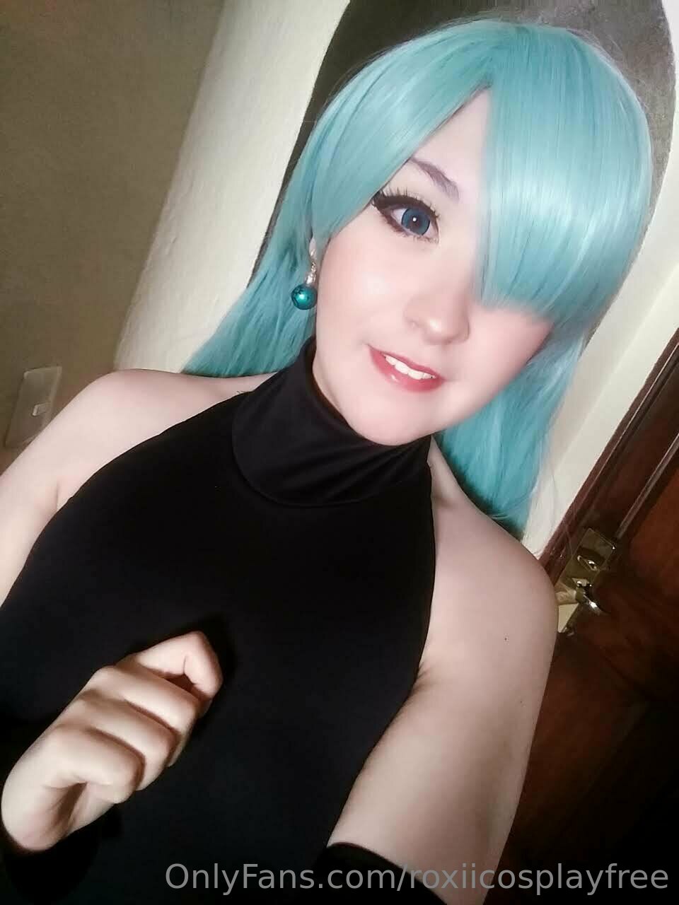 Roxii Cosplay - Elizabeth