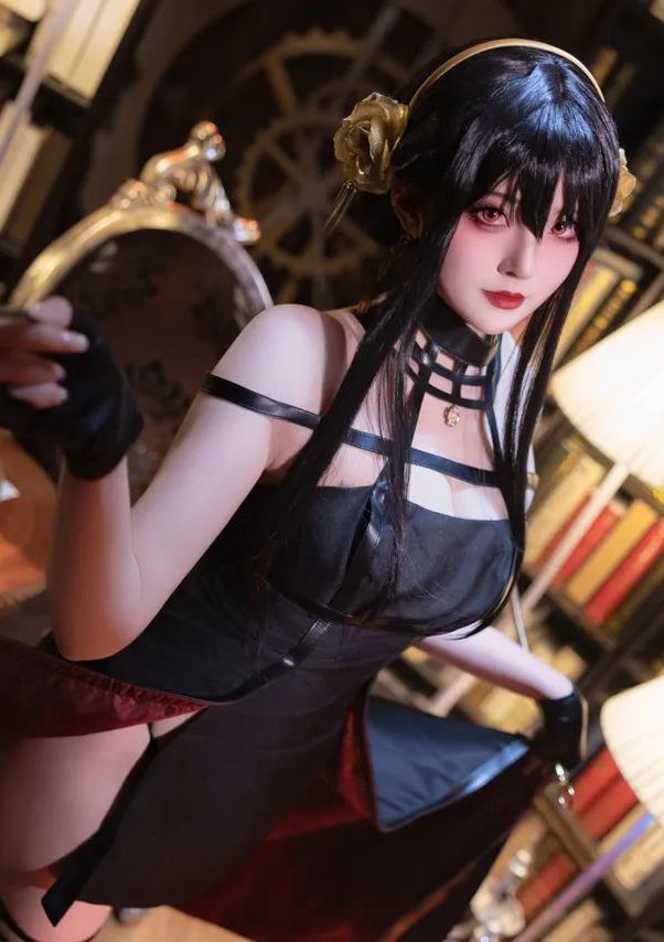 Natsuko夏夏子 - Yor