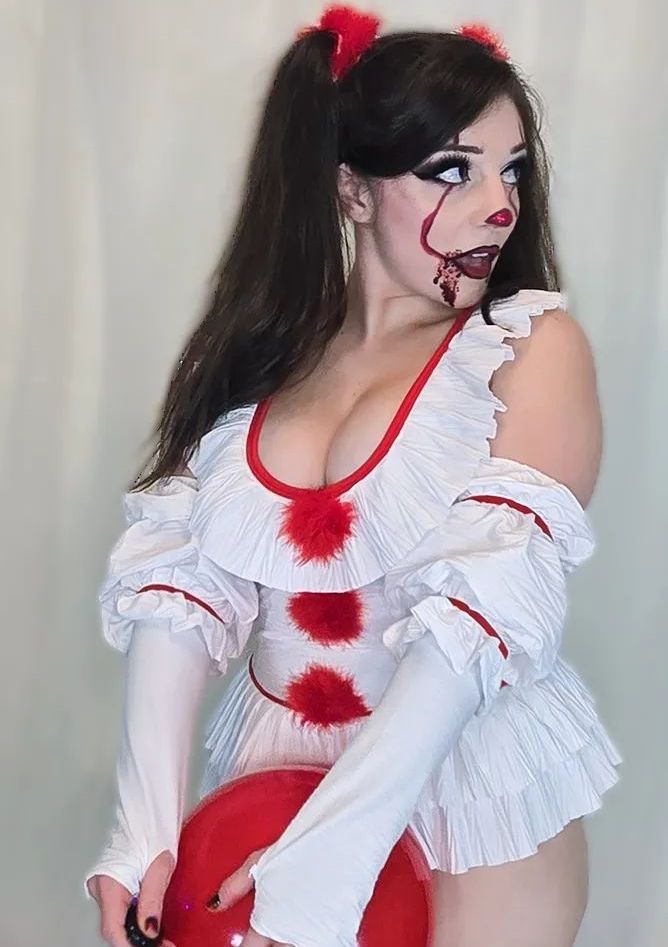 Nerdy Senpai - Pennywise