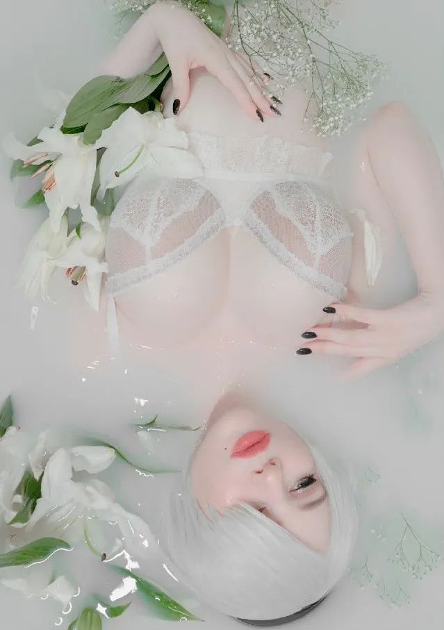 Alina Becker - 2B milk bath