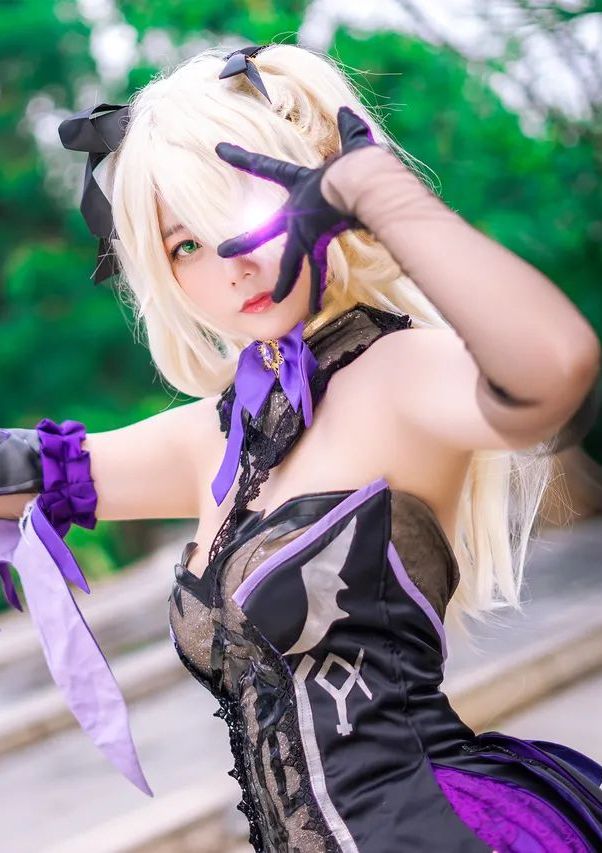 Messie Huang - Fischl Genshin Impact