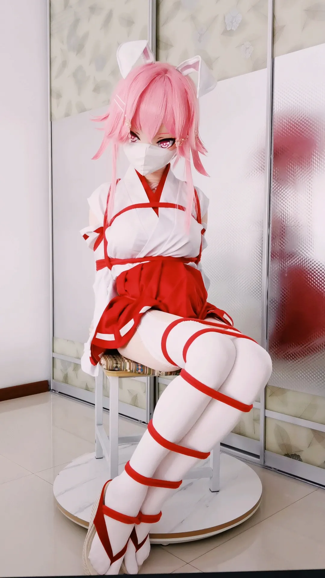 Yae Sakura miko bondage