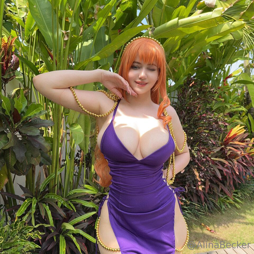 Alina Becker - Nami dress (Full)