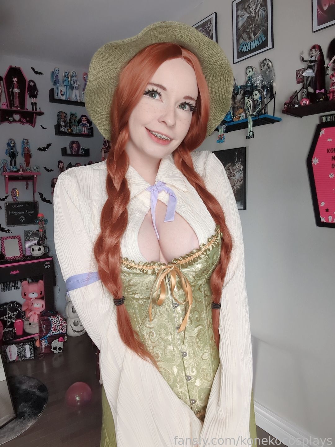 Koneko Cosplays - Mirabel Garlick