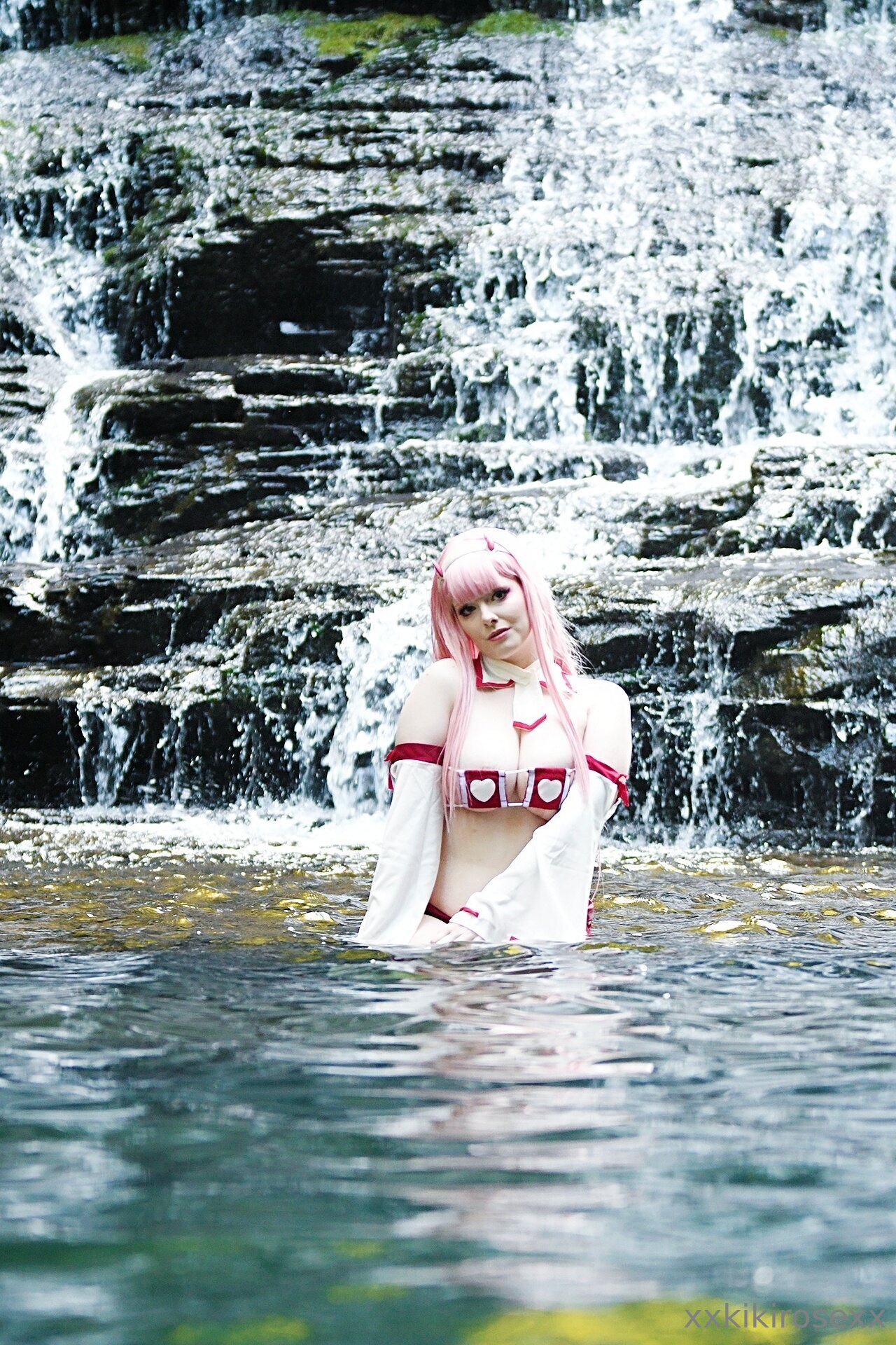 Kiki Rose - Zero Two miko