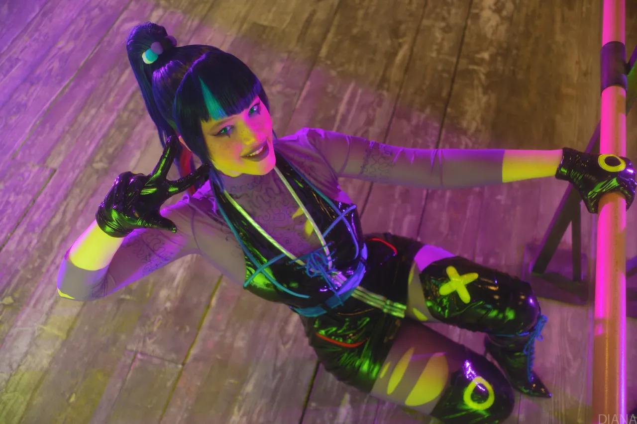 Lada Lyumos - Punchline