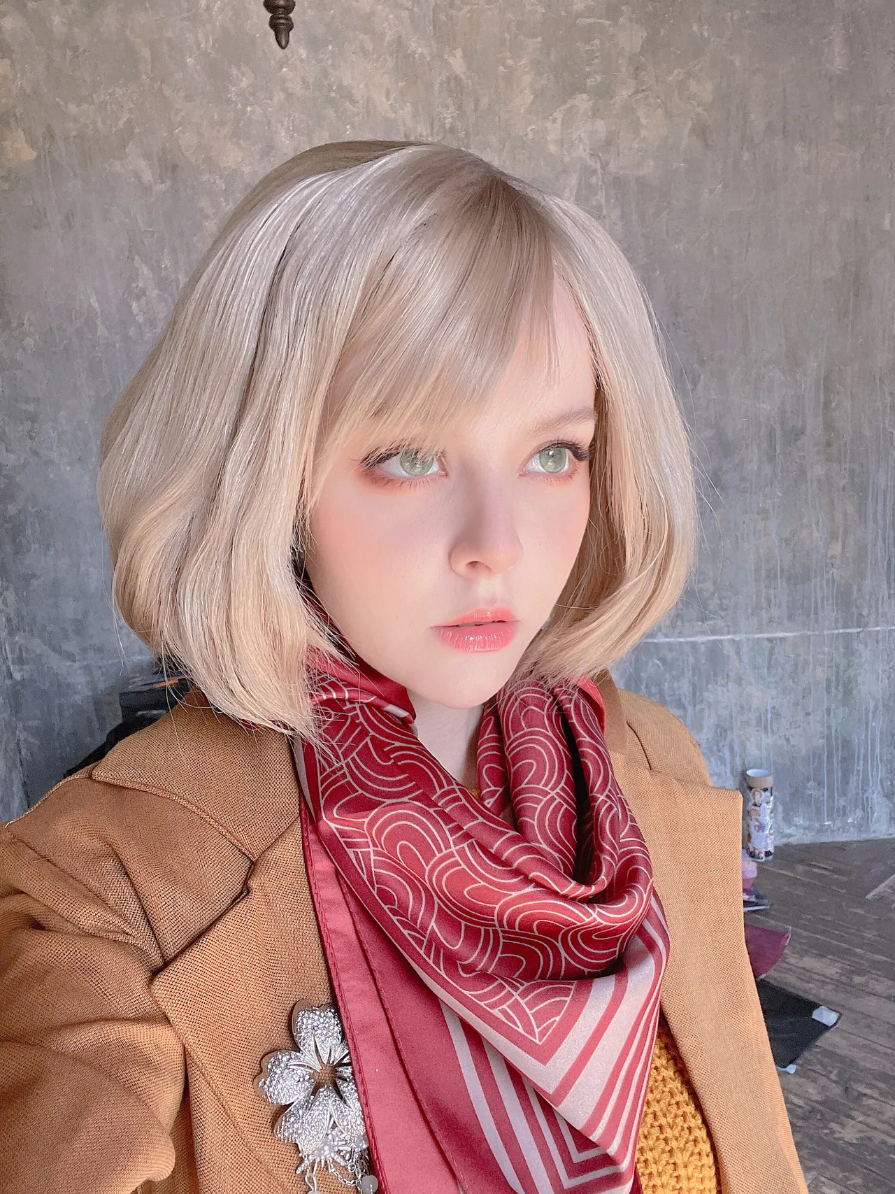 Helly Valentine - Ashley selfie