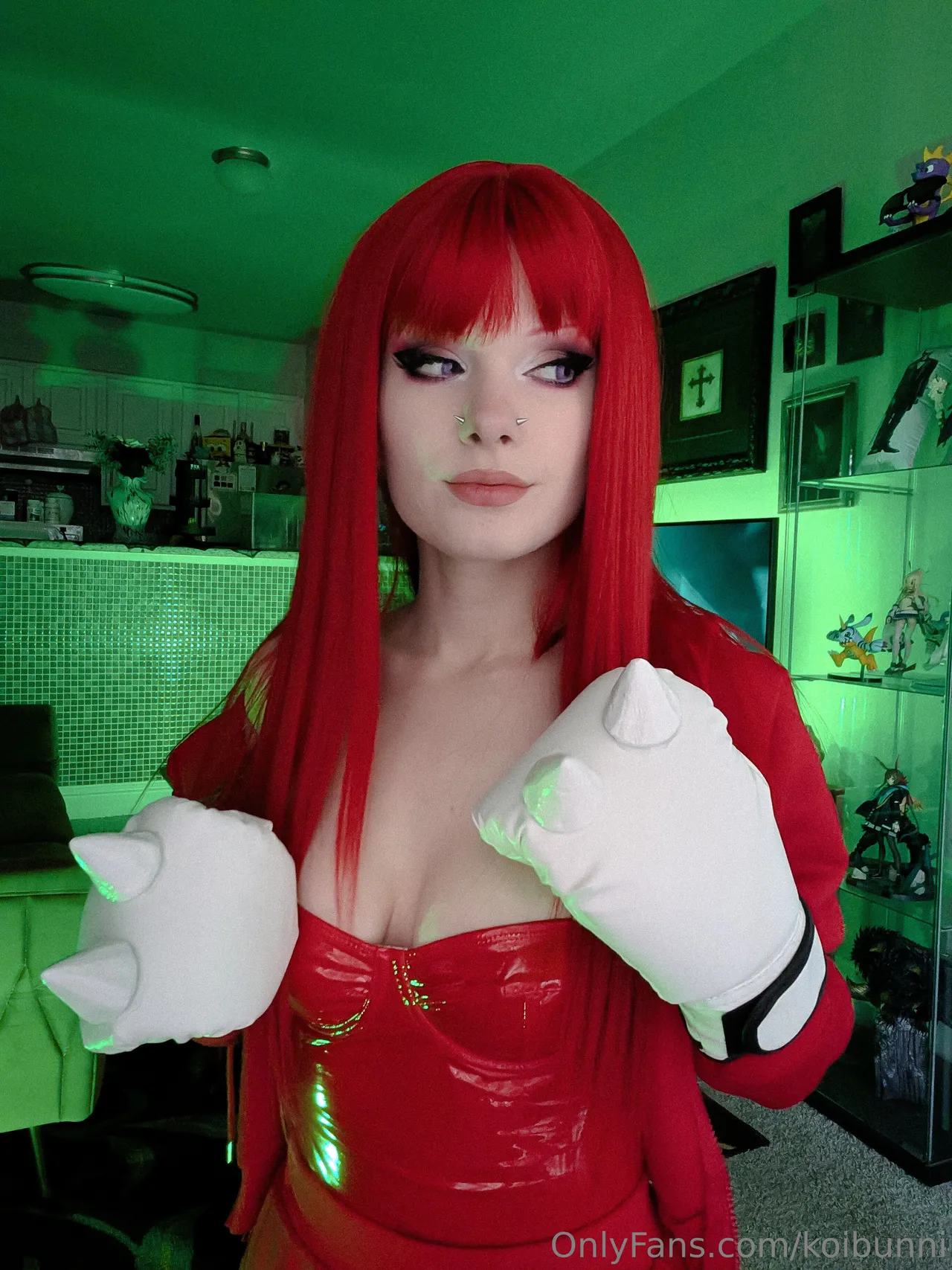 Bunni Lynn - Knuckles