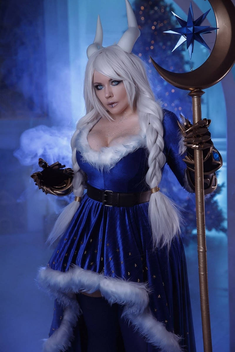 LunashaCosplay - Crystal Maiden (Christmas)
