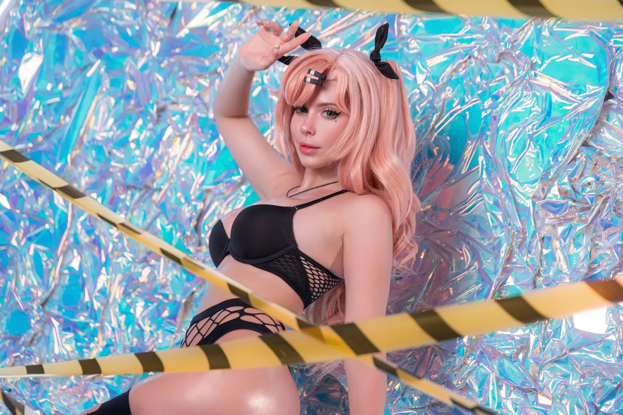 Aleksandra Bodler ⁄ Caterpillarcos Nicole