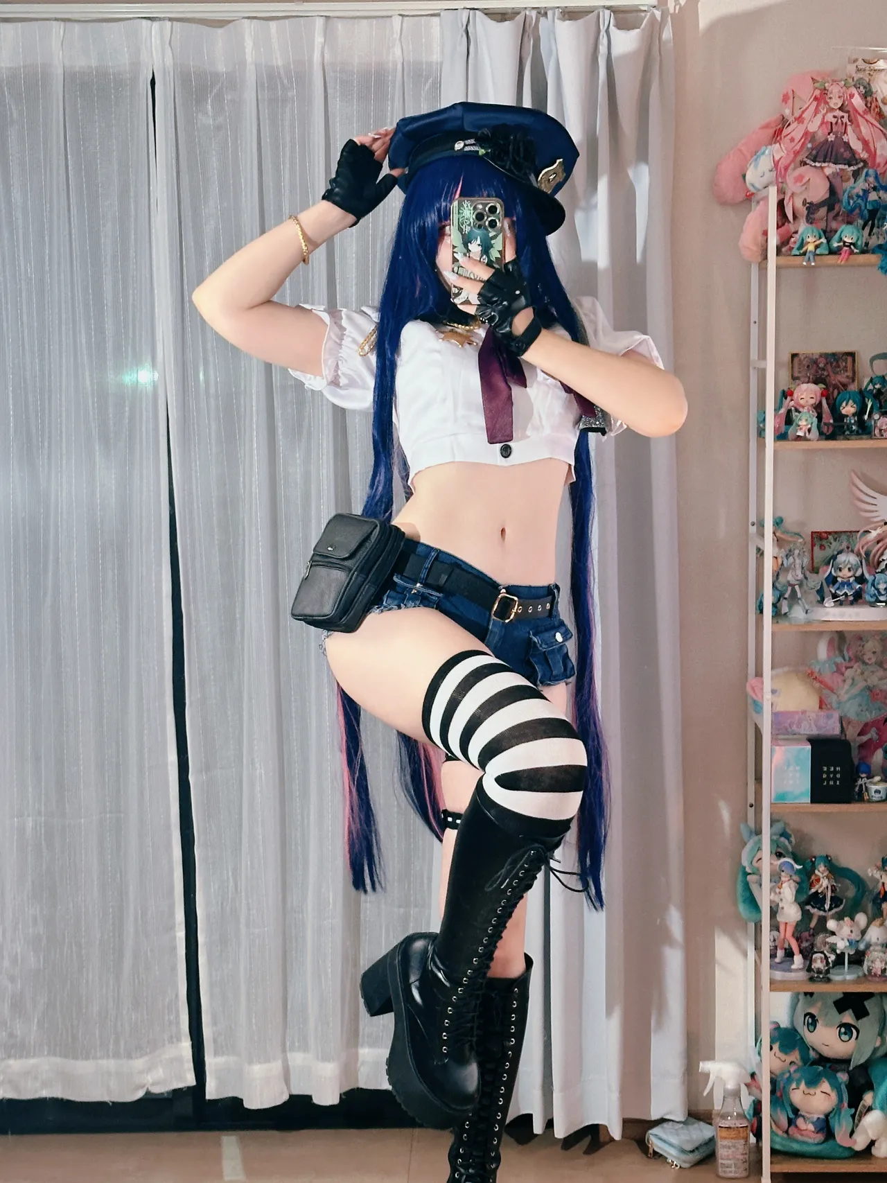 Saya Scarlet - Officer Stocking
